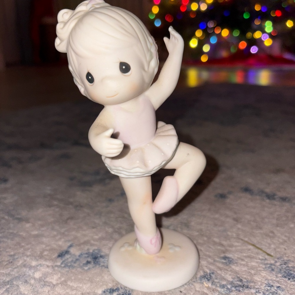 Precious Moments “In the Spotlight of His Grace”